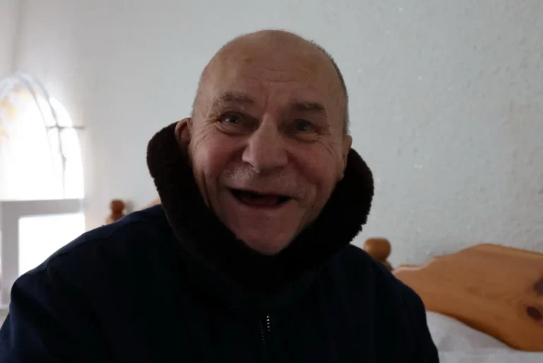 Уход за пожилым человеком