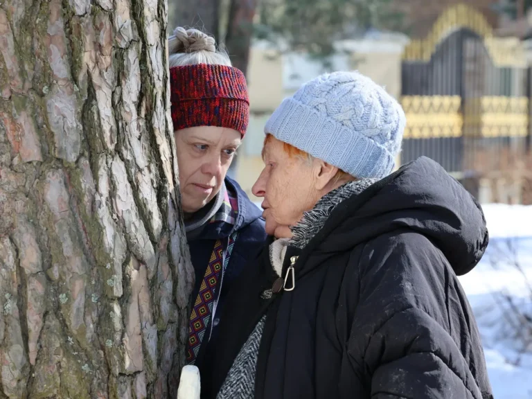 Сиделка для пожилого человека на дом