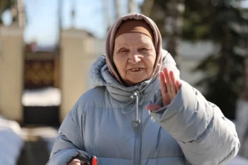 Профессиональная сиделка для пожилого человека