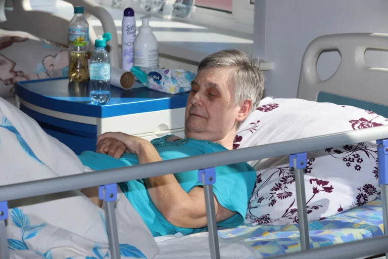 Дом престарелых ухода за лежачими